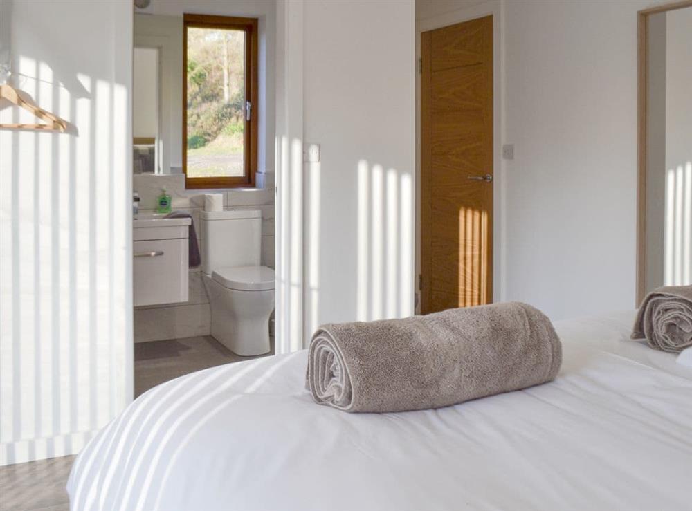 Spacious en-suite double bedroom at Waterside Lodge Sixteen in Elland, near Brighouse, West Yorkshire