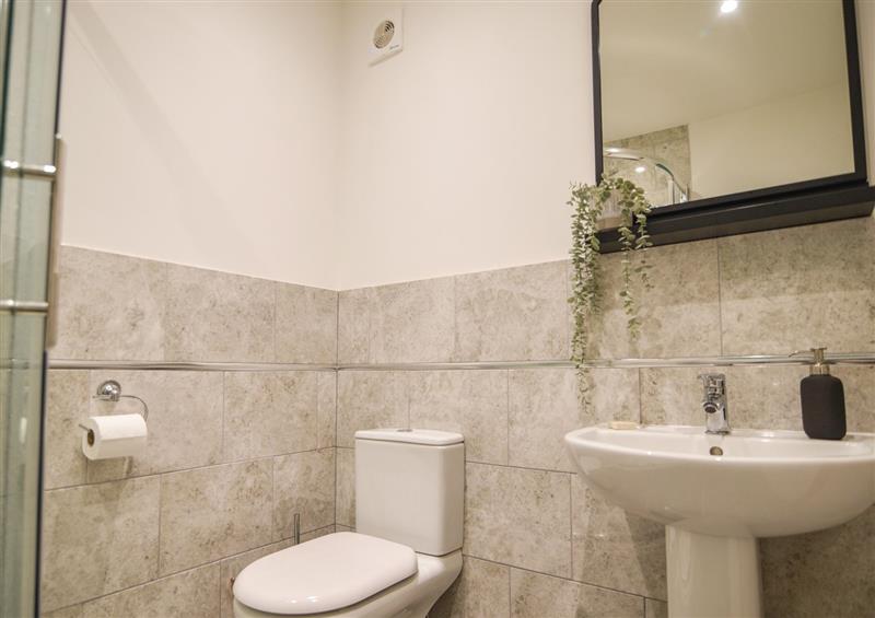 The bathroom (photo 6) at Waverley, Lyme Regis