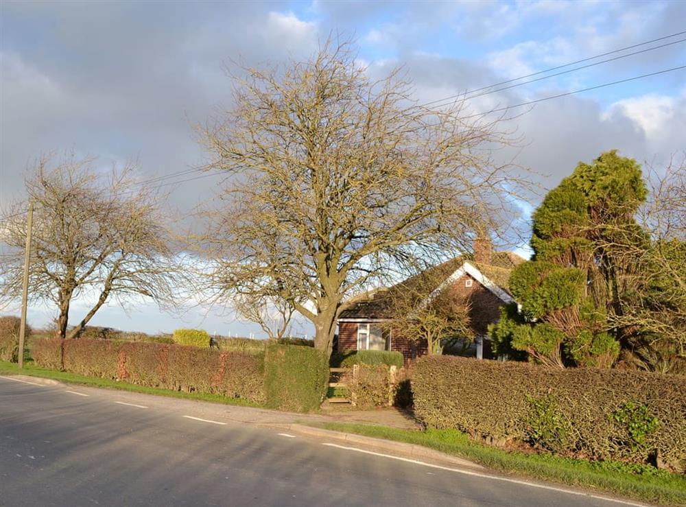 Attractive detached bungalow at Wayside Cottage in North Frodingham, near Driffield, Yorkshire, North Humberside