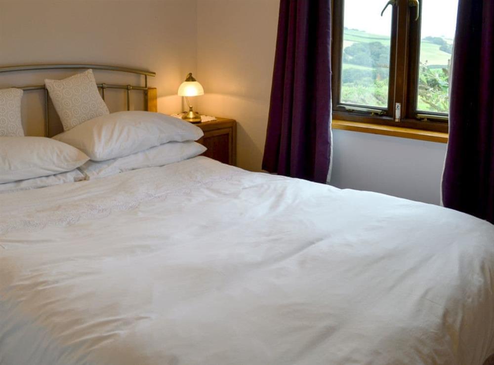 Double bedroom at Weach Barton Granary in Bideford, Devon