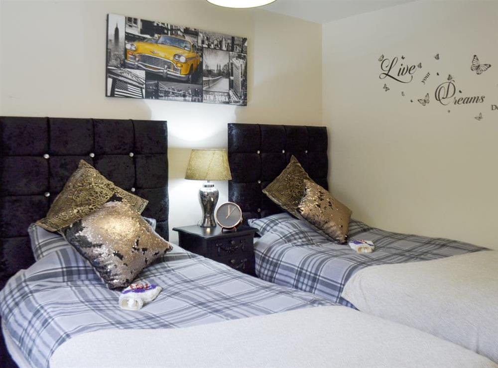 Relaxing twin bedroom at Weavers Retreat in Golcar, near Huddersfield, West Yorkshire