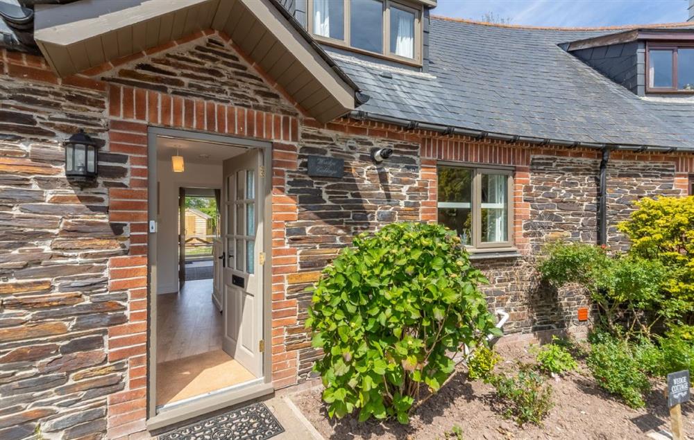 Wedge Cottage is a stunning holiday home located in the Curved Stables