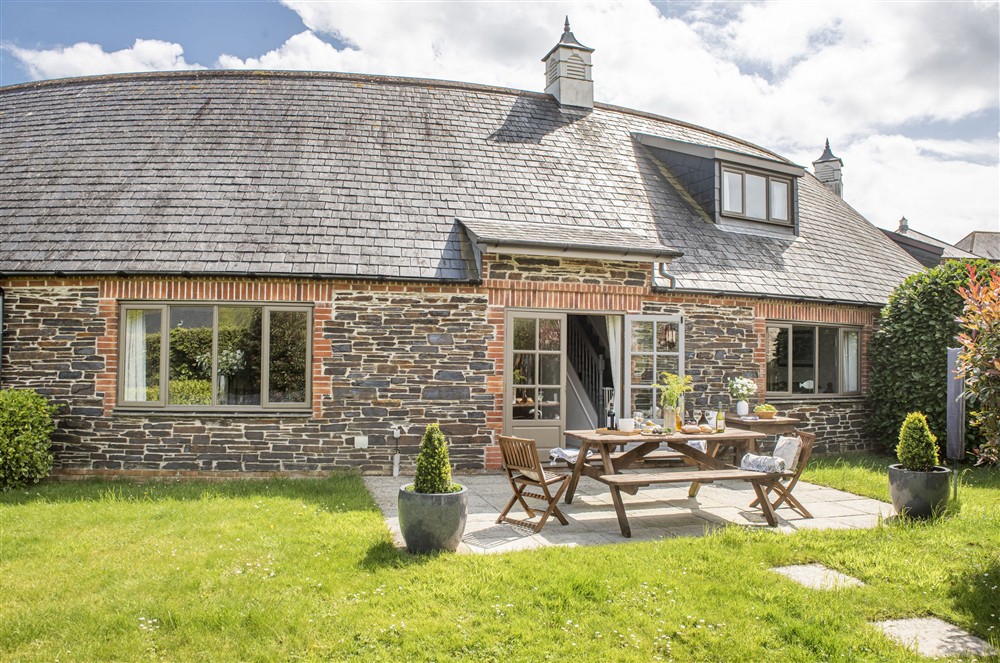 Wedge Cottage, Roserrow. This cottage enjoys a wonderful garden at Wedge Cottage, Roserrow