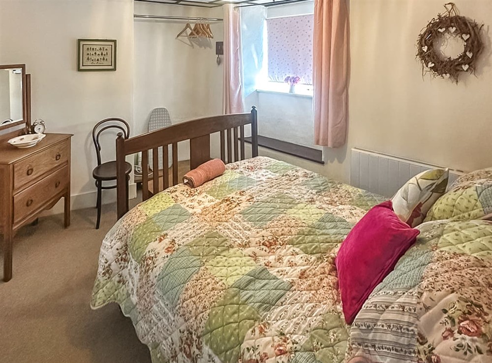 Double bedroom (photo 2) at Wee Cottage in Paignton, Devon