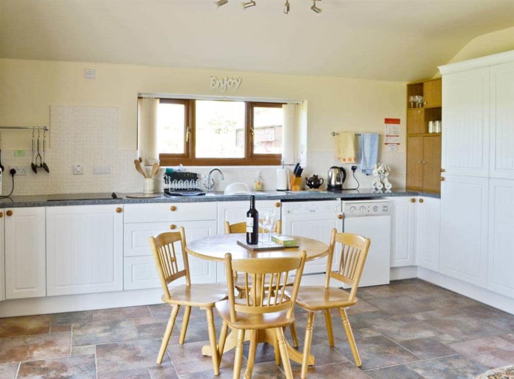 Open plan living/dining room/kitchen (photo 3) at Weetwood Lodge in Weetwood, near Kelsall, Cheshire