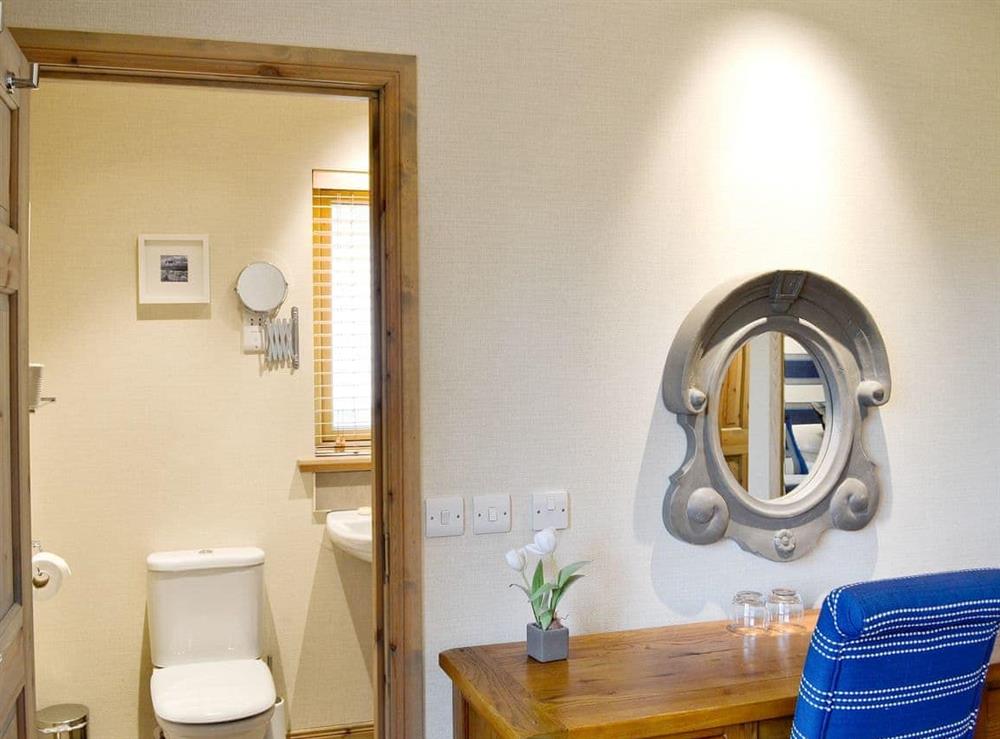 En-suite at Weir Cottage in Inverness, Inverness-Shire
