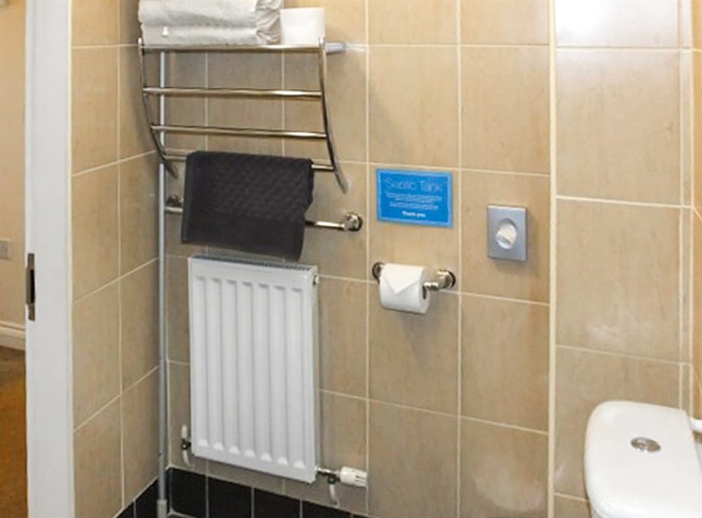 Bathroom (photo 2) at Wendys Wing in Greetham, near Horncastle, Lincolnshire