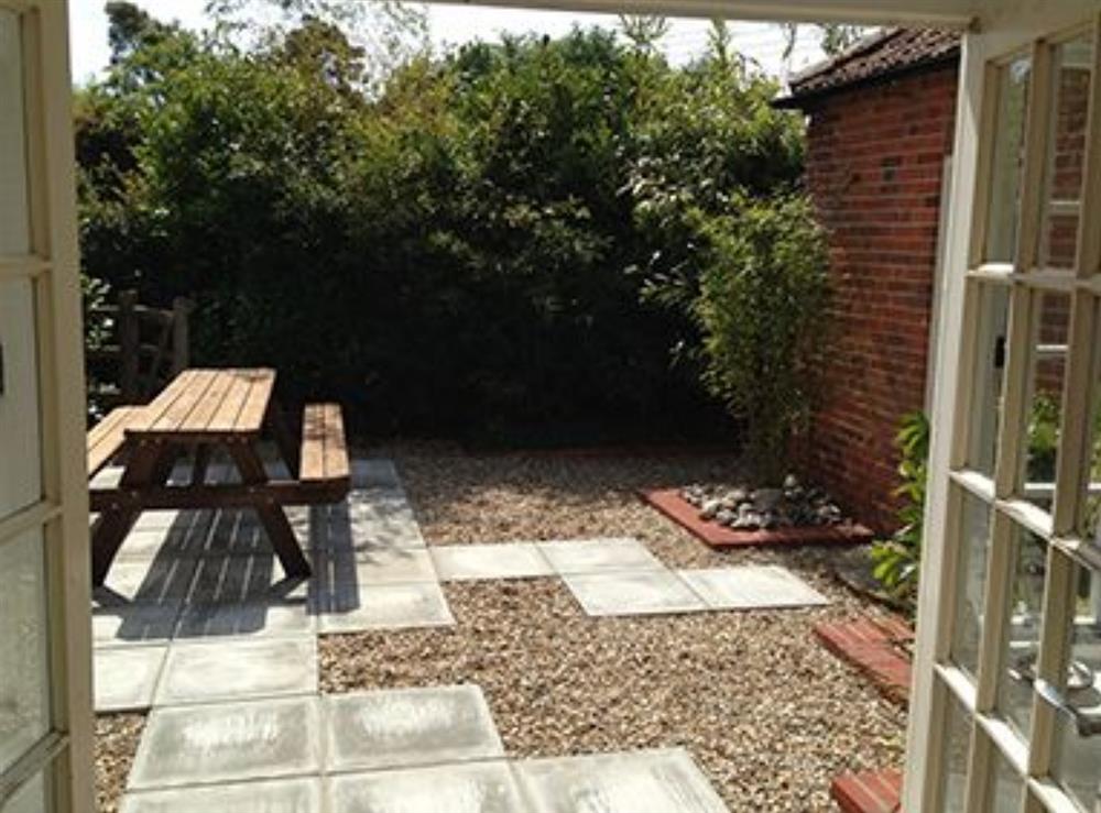 Sitting-out-area at Wensum View Cottage in Great Ryburgh, near Fakenham, Norfolk