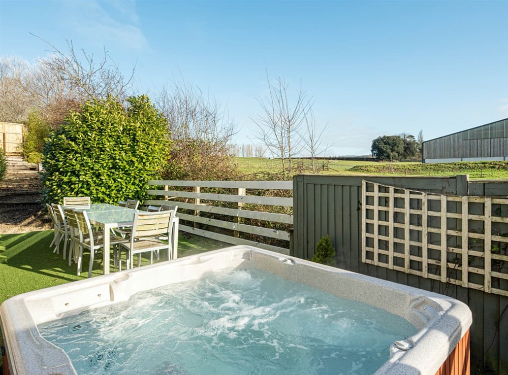 Hot tub at West Barn in Wick, Avon
