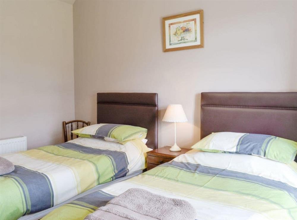 Good-sized twin bedroom at West Barr Cottage, 
