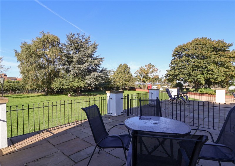 Outside at West Cottage, East Knapton near Rillington