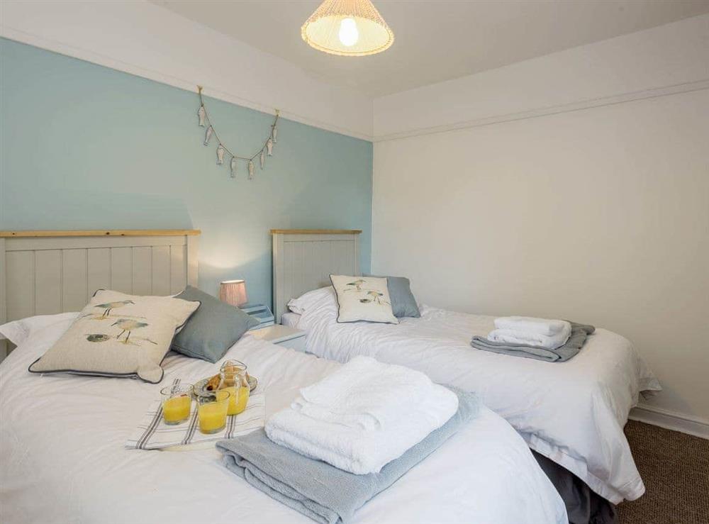 Attractive twin bedroom at West End Cottage in Sheringham, Norfolk