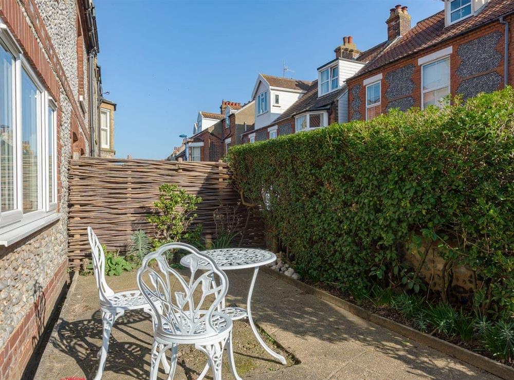 Sitting-out-area at West End Cottage in Sheringham, Norfolk
