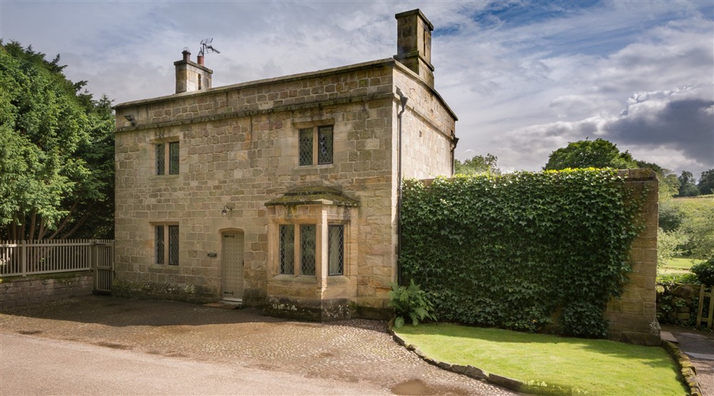 The exterior of West Gate Lodge, Fountains Abbey, Yorkshire (photo 3) at West Gate Lodge in Ripon, North Yorkshire