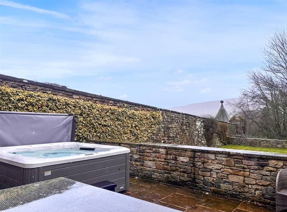 Hot tub at West House in Leyburn, North Yorkshire
