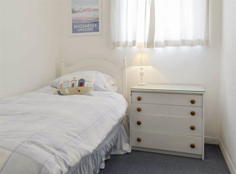 Peaceful single bedroom at West Lawn in Rhosneigr, Anglesey., Gwynedd