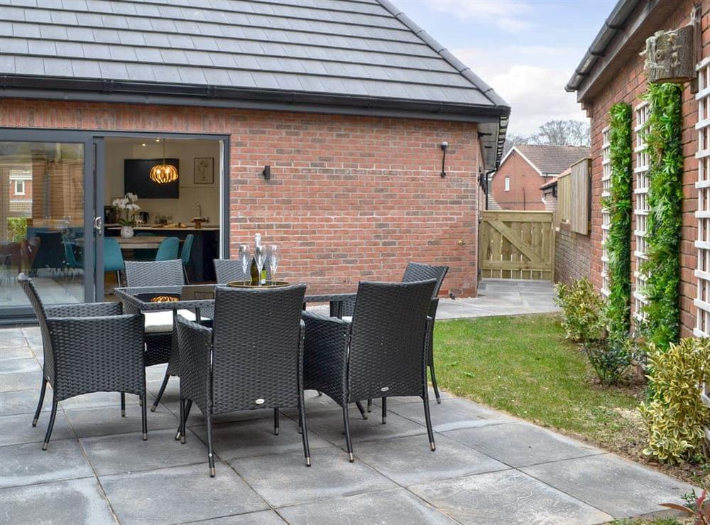 Outdoor area (photo 2) at West Lodge in Bridlington, North Humberside