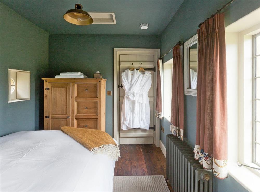 Sumptuous double bedroom (photo 3) at West Pepperpot Lodge in Wimborne St Giles, England