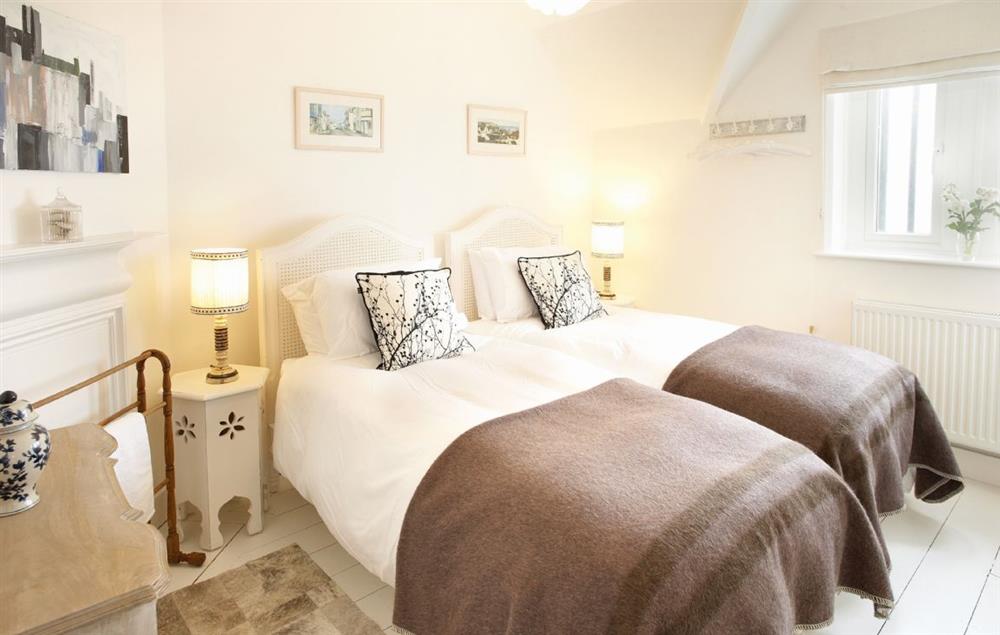 Twin bedroom with two 3’ beds at West Winnowing, Niton Undercliff