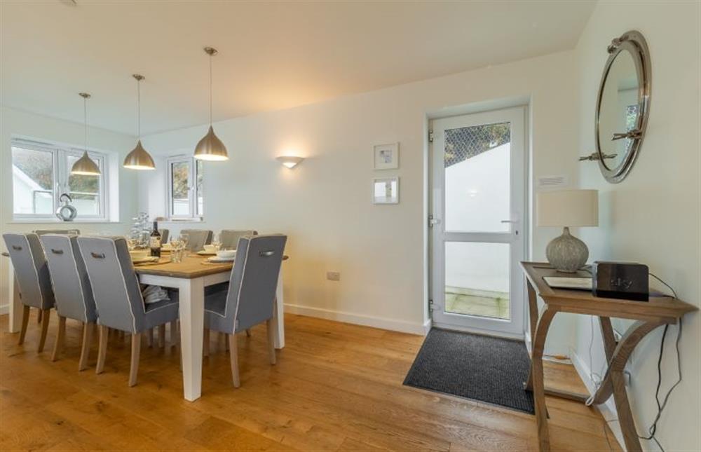 Large dining area for up to 8 guests at Westaway, Portreath