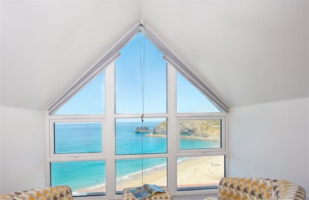 Master bedroom with seating area and panoramic sea views of Portreath at Westaway, Portreath