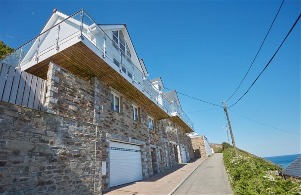 Westaway has it all! From panoramic sea views, a short walk to the beach and amenities of Portreath right on the doorstep