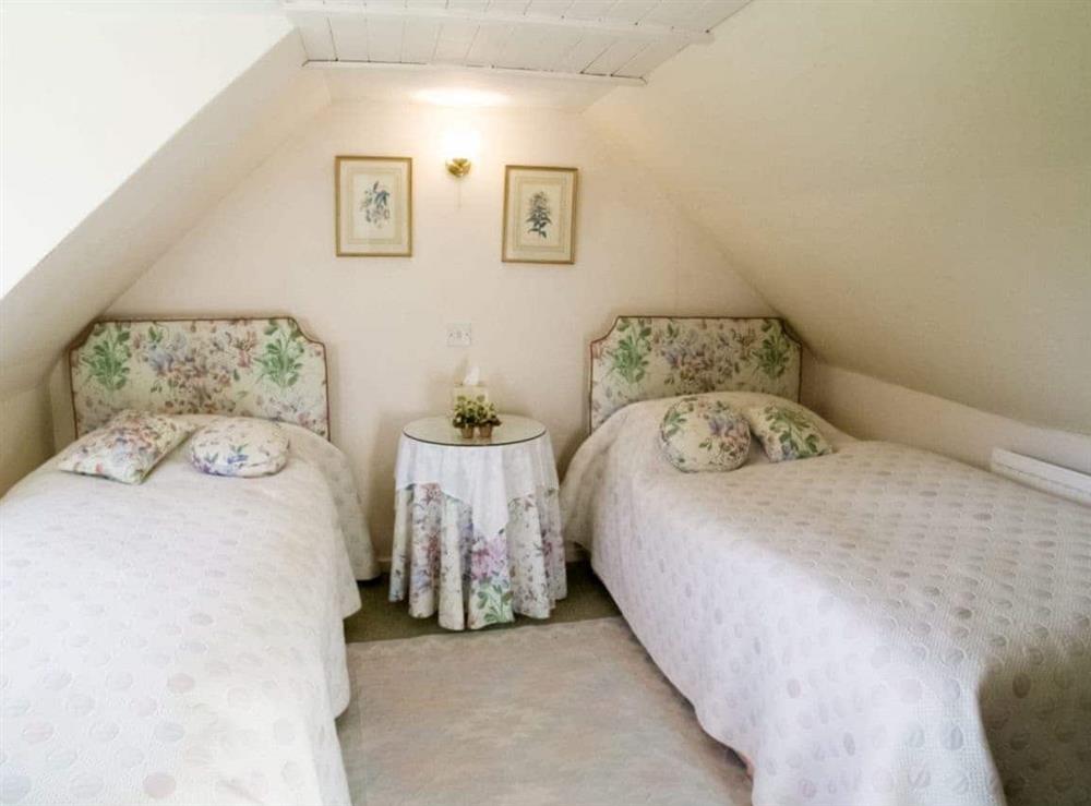 Twin bedroom at Wester Croachy Cottage in Aberarder, near Inverness, Inverness-Shire