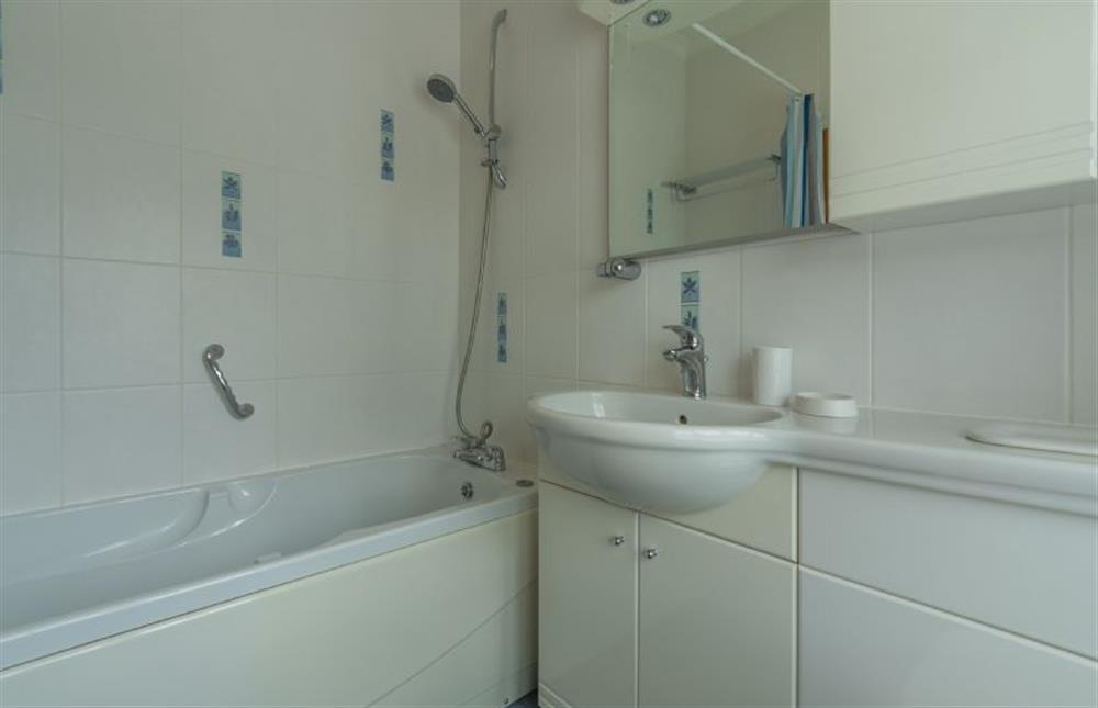 Ground floor: Bedroom two en-suite bathroom (photo 2) at Westgate Cottage, Thornham near Hunstanton