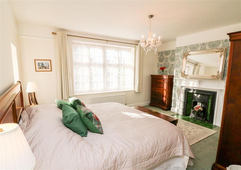 One of the 7 bedrooms (photo 5) at Westholme Lodge, Minehead