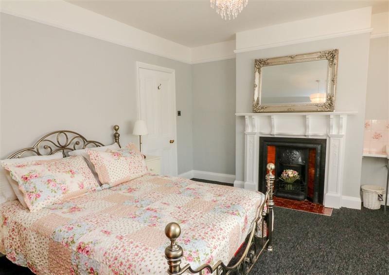 This is a bedroom (photo 4) at Westholme Lodge, Minehead