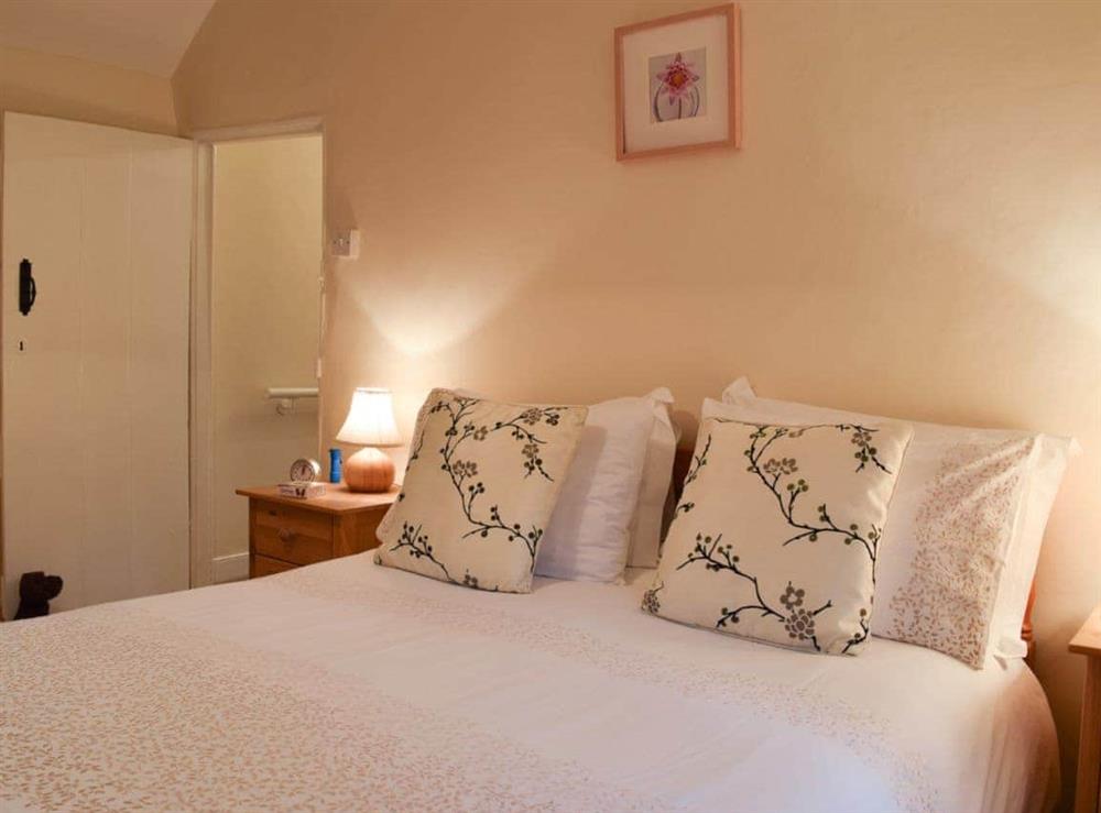 Comfortable and cosy double bedroom at Westover Cottage in Nr. Abingdon, Oxon. , Oxfordshire