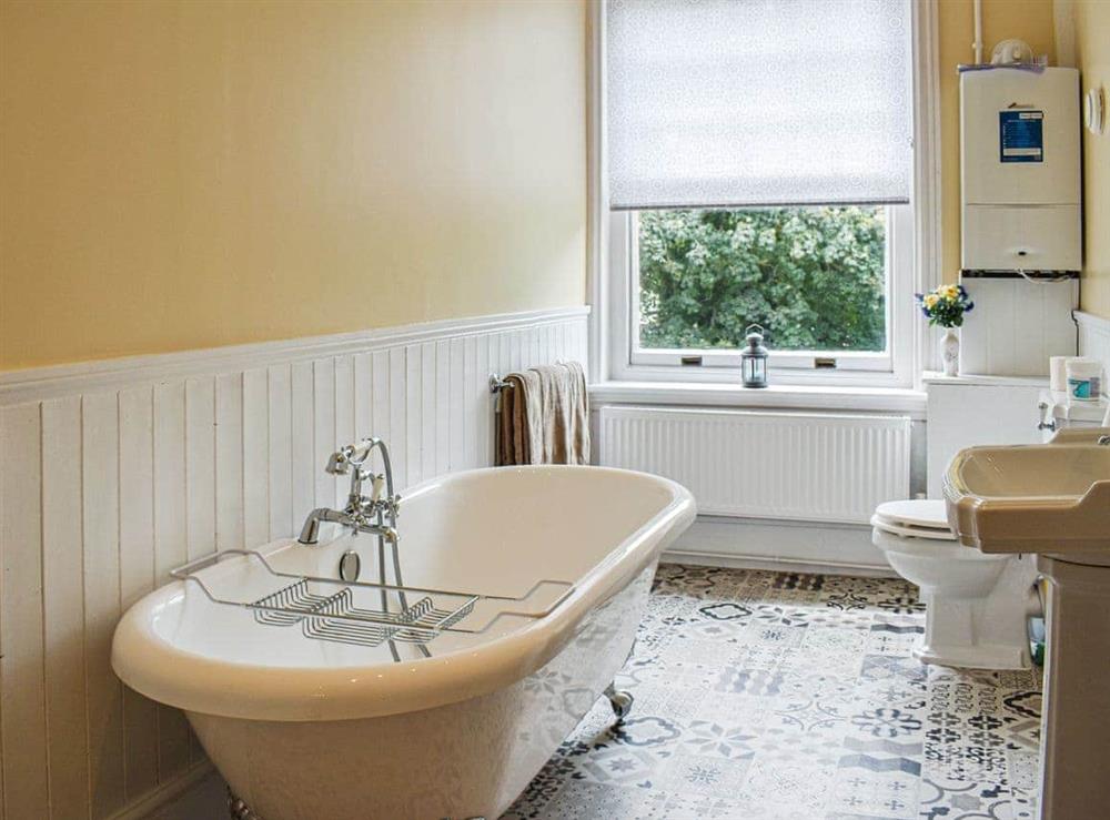 Bathroom (photo 4) at Westward House in Huntingdon, Cambridgeshire