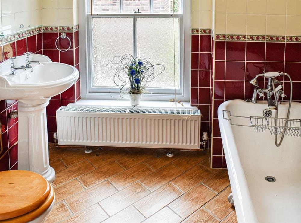 Bathroom (photo 6) at Westward House in Huntingdon, Cambridgeshire