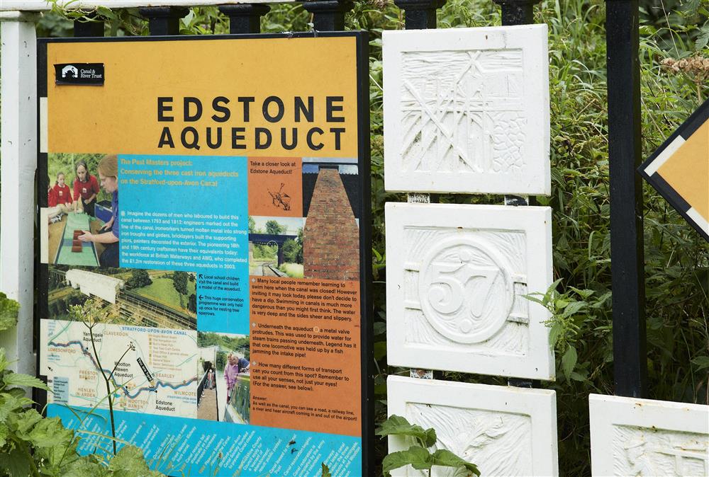 Learn more on the Information board for Edstone Aqueduct at Wharf Cottage, Wootton Wawen