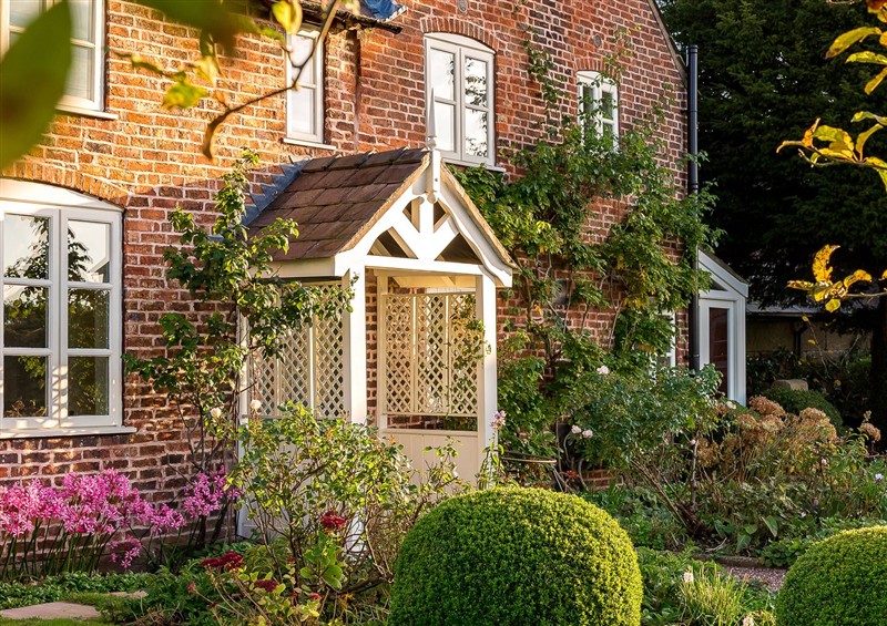 The setting at Wheelwrights Cottage, Tarporley