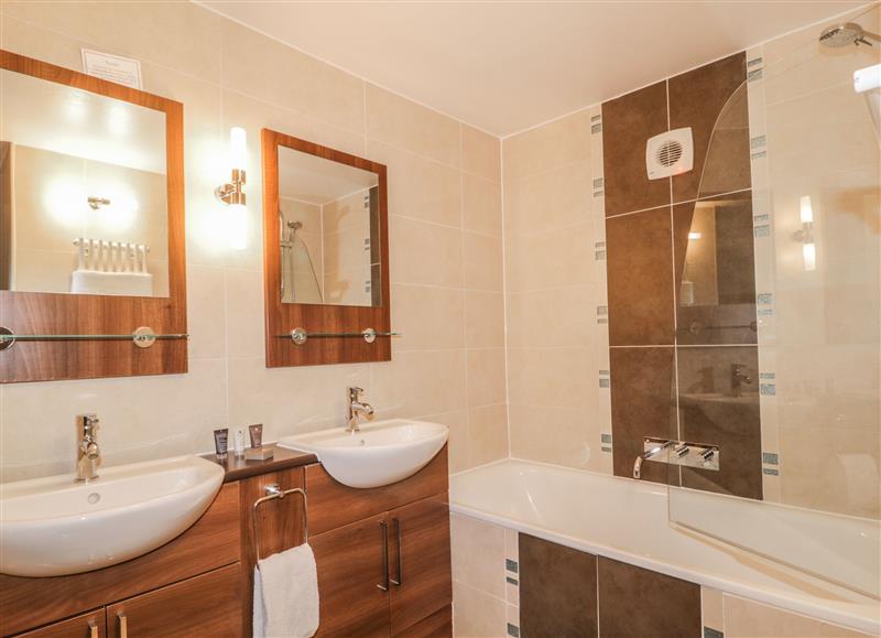 The bathroom at Whisk Away Retreat - Suite 8, Berrier near Penruddock