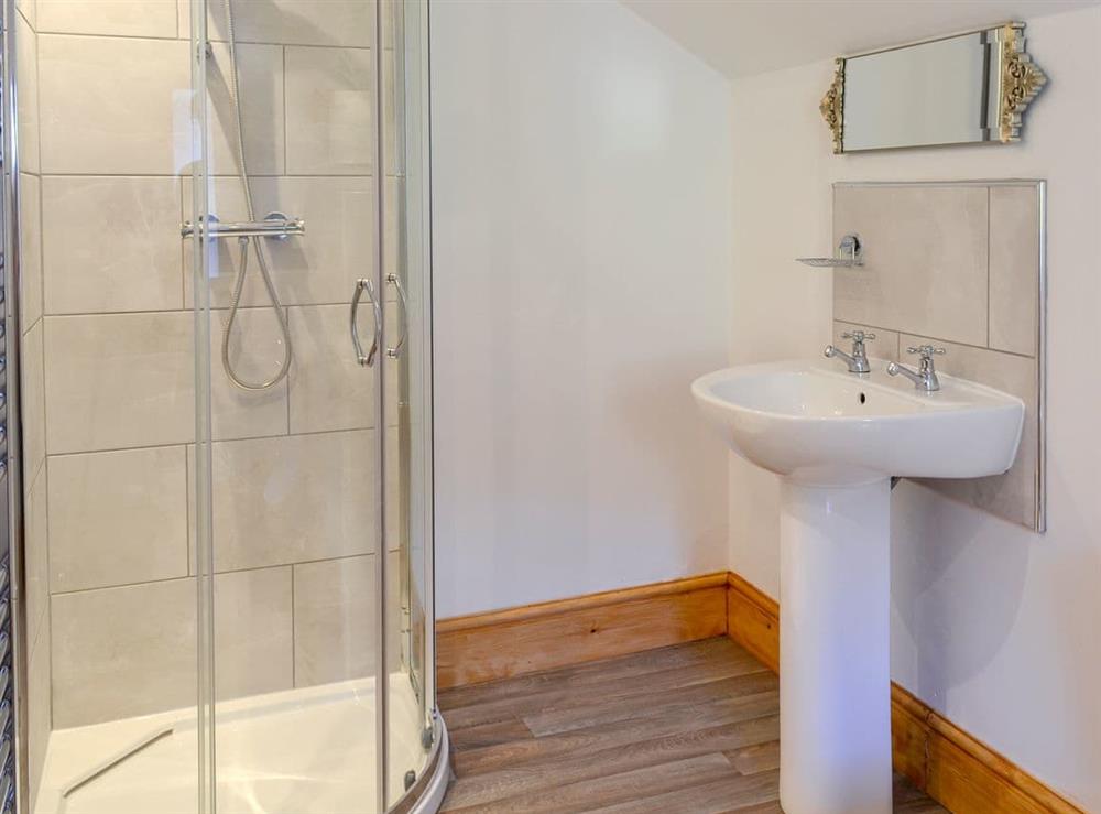 En-suite shower room at Whisperdale Barn in Silpho, near Harwood Dale, North Yorkshire