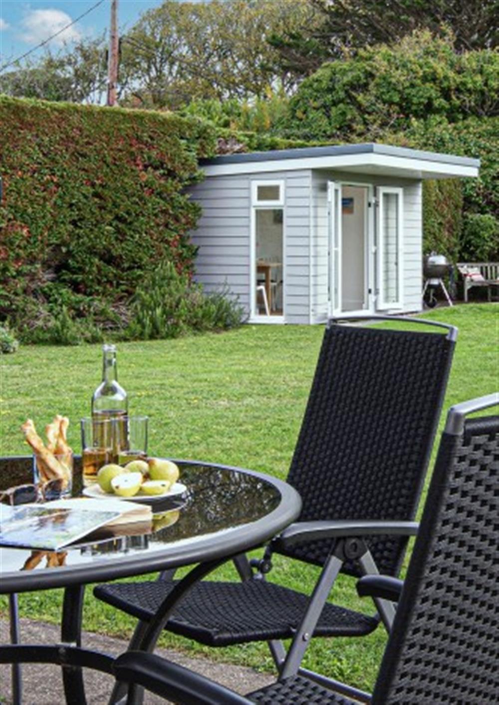 Alfresco living at Whistlers in Rock