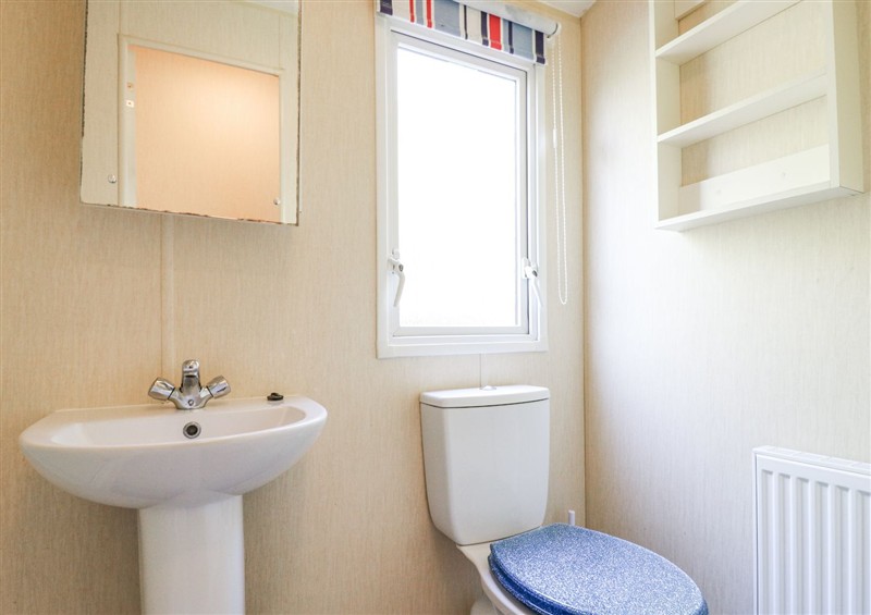 Bathroom at White Hart Caravan, Catsfield near Battle
