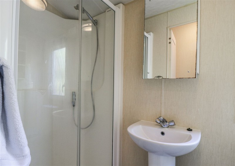 The bathroom at White Hart Caravan, Catsfield near Battle