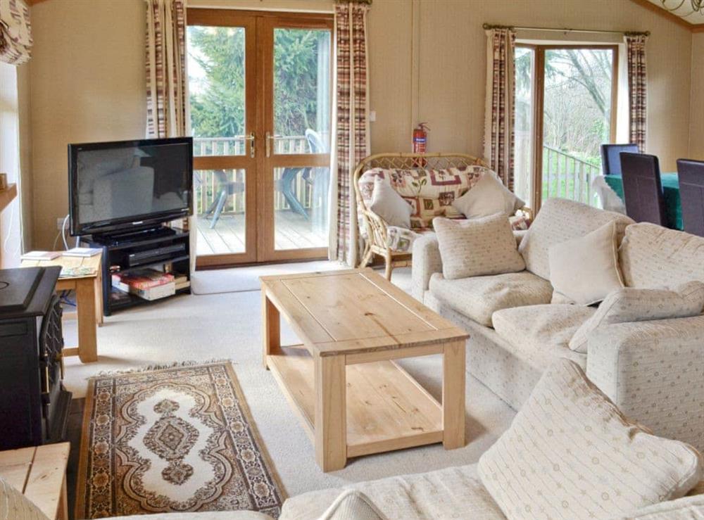 Open plan living/dining room/kitchen at Otters Holt, 