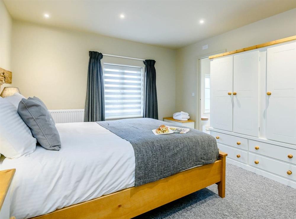 Luxurious double bedroom (photo 3) at Peasenhall Farmhouse, 