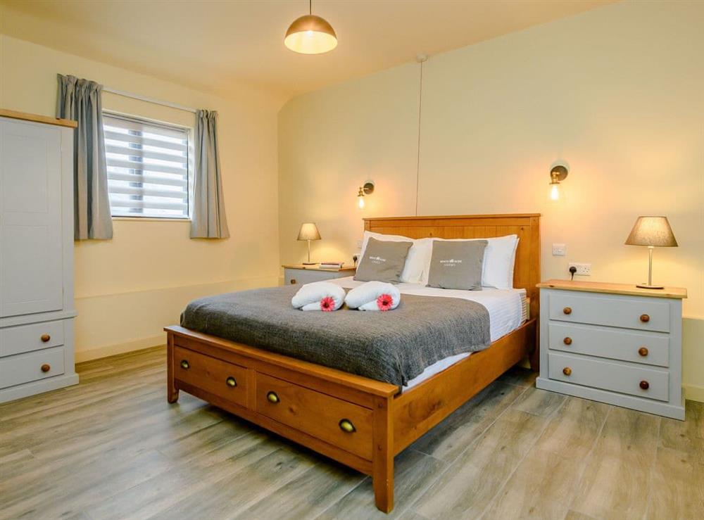 Comfy bedroom with kingsize bed at Walpole Barn, 