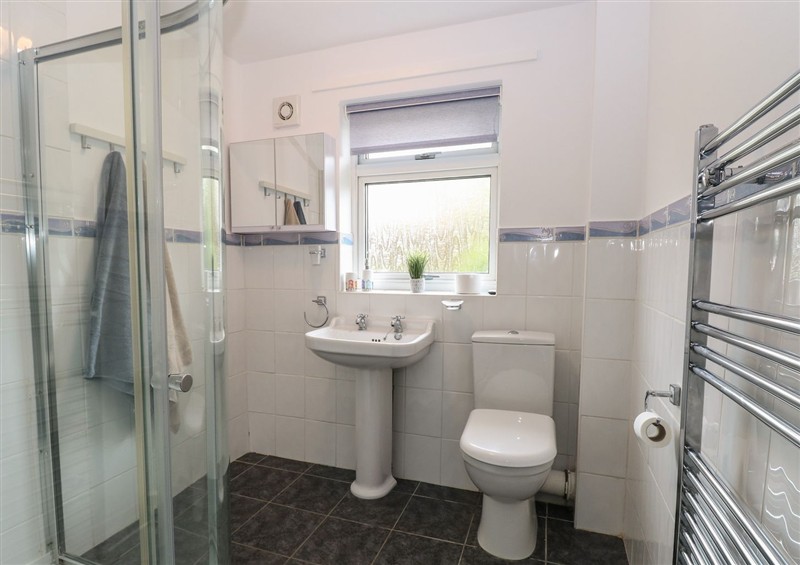 The bathroom at White Lion Retreat, Cromer