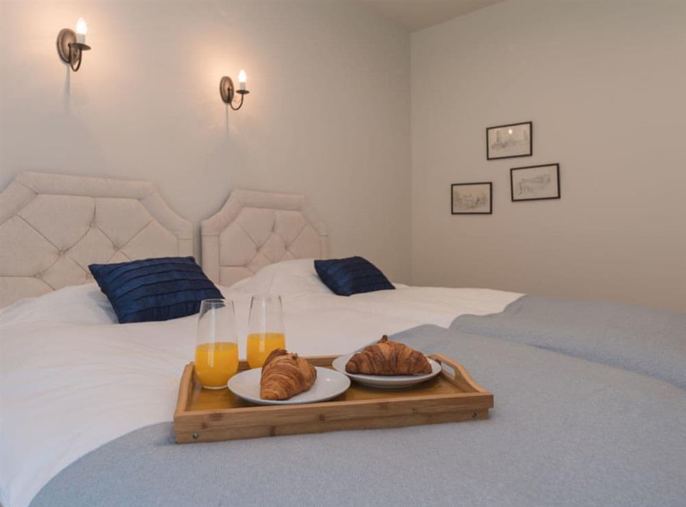 Twin/double bedroom at White Lodge Cottage in Carlton Miniott, near Thirsk, North Yorkshire