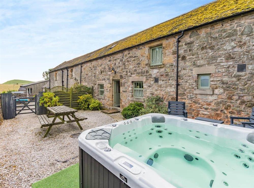 Jacuzzi at White Park Cottage in Whetton, Ashbourne, Staffordshire
