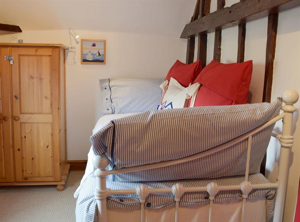 Lovely single bedroom at White Stones Cottage in Caister-on-Sea, near Great Yarmouth, Norfolk