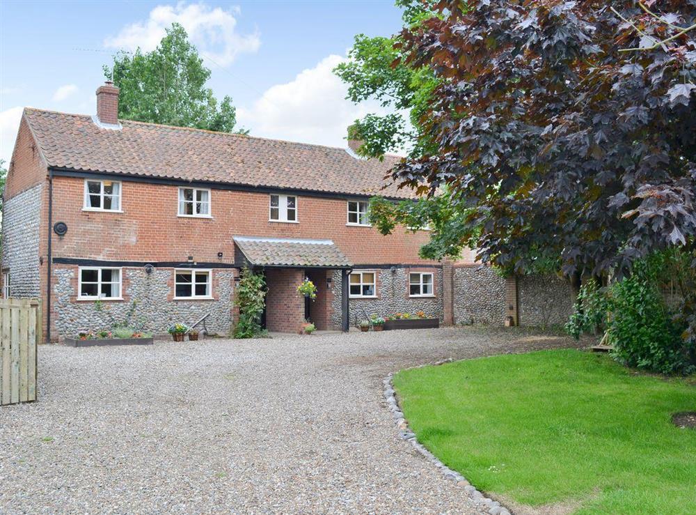 Photos of Whitehouse Farm Cottages The Granary, Knapton, near North