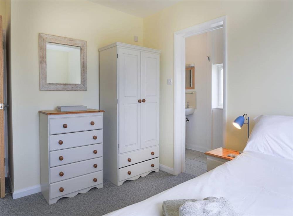Double bedroom (photo 2) at Whitestones in St Mawes, Cornwall