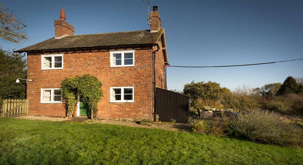 The brick exterior of Wicket Nook Cottage, Ashby de la Zouche, Leicestershire (photo 2) at Wicket Nook Cottage in Ashby-de-la-zouch, Leicestershire